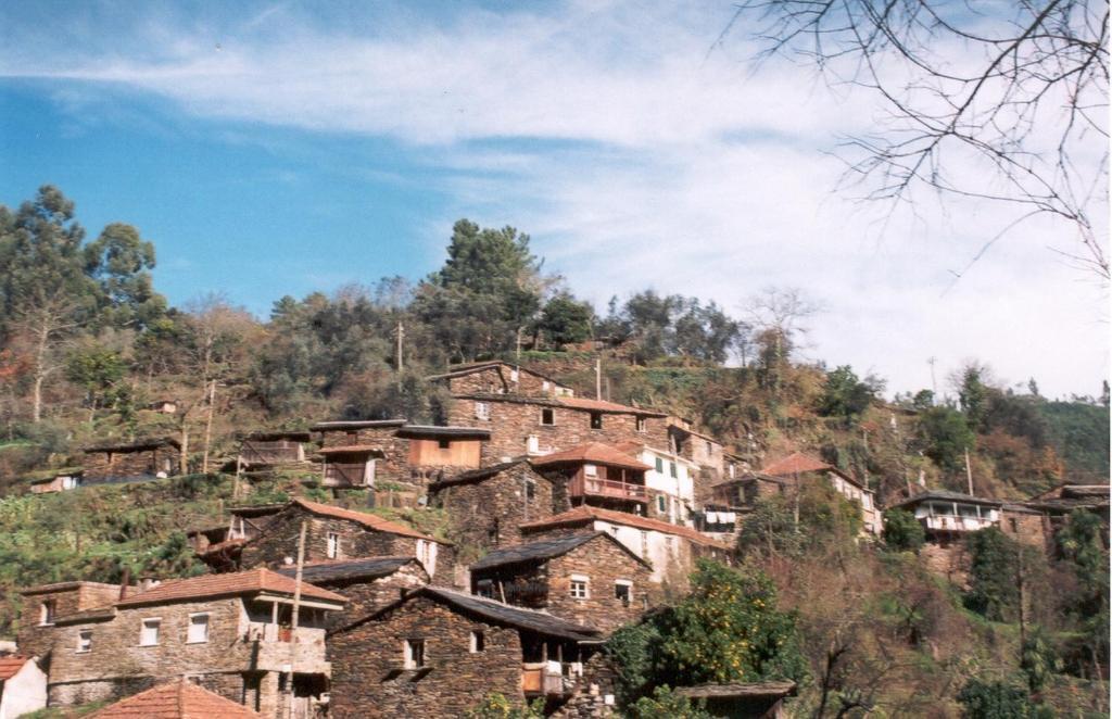 Quinta Dos 4 Lagares Hotel Serrazes Exterior photo